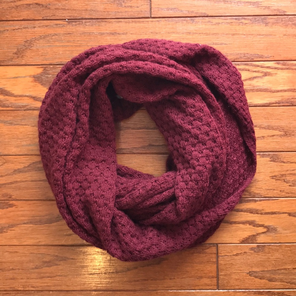 Maroon infinity scarf